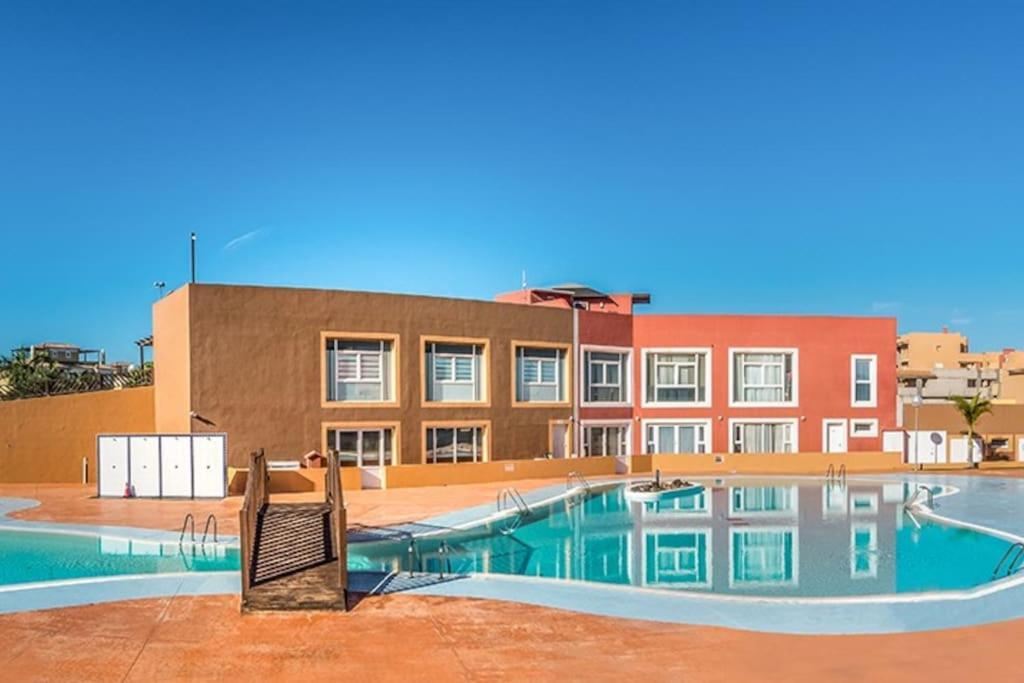 Moderna Casa De Invitados Con Terraza Y Piscina Corralejo Exterior photo
